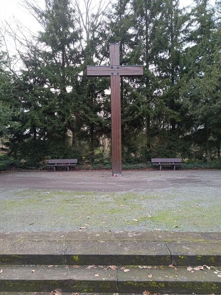 Datei:Kriegsgräber WK2 Landau 2.jpeg