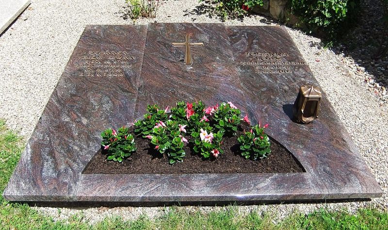 Datei:Alex Horn Grab Leimersheim.JPG