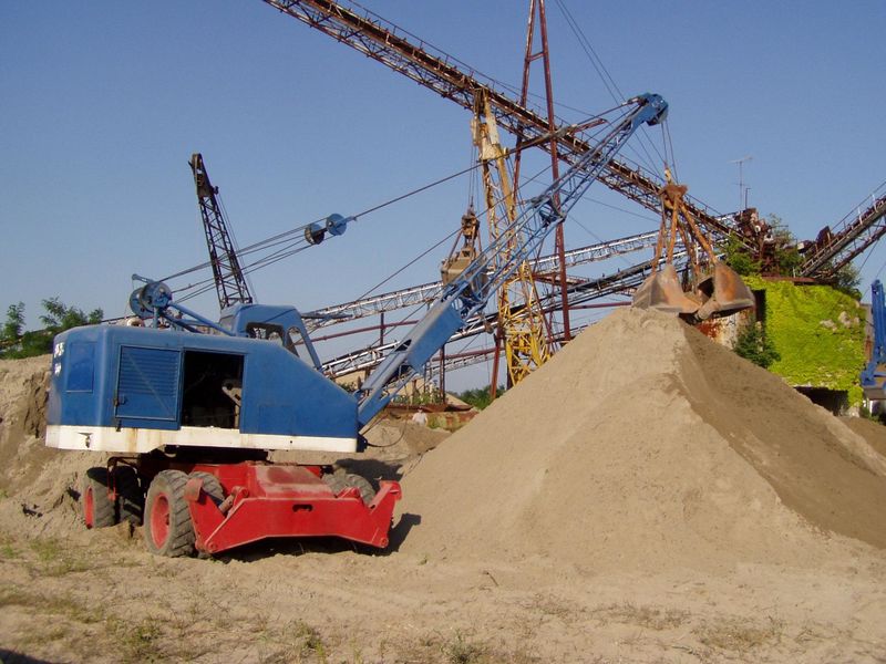 Datei:Fuchs F 500 Seilbagger bei der historischen Baustelle 2006.jpg