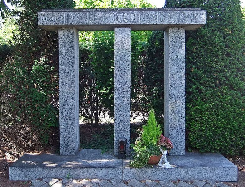 Datei:Gefallenendenkmal WK 2 Altlußheim.JPG