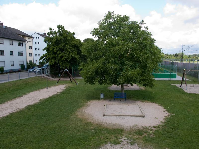 Datei:Spielplatz Sudetenring Schwetzingen-6.jpg