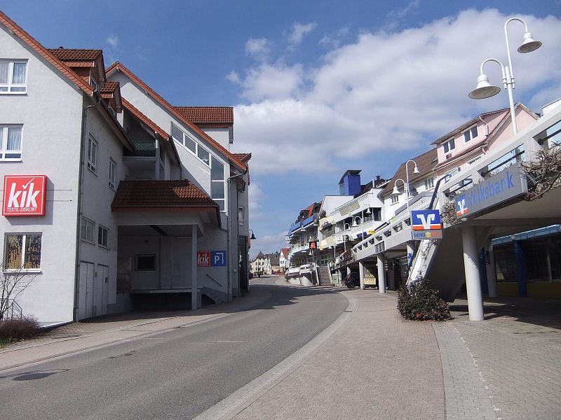 Datei:Obrigheim Baden Hauptstraße.JPG