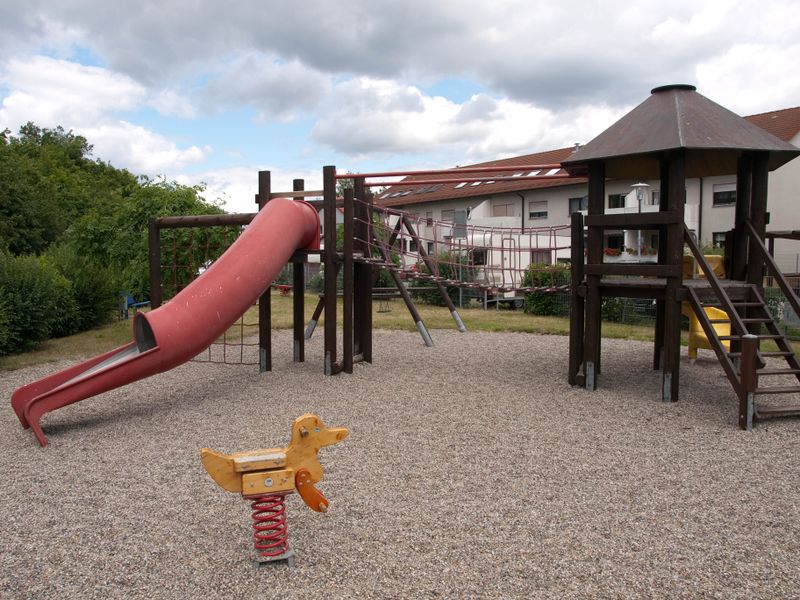 Datei:Spielplatz Vogelsang Schwetzingen-1.jpg