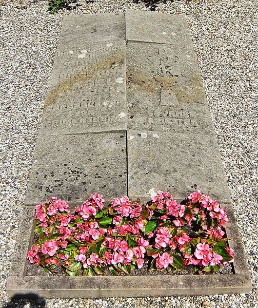 Datei:Nikolaus Nagel Grab Leimersheim.JPG