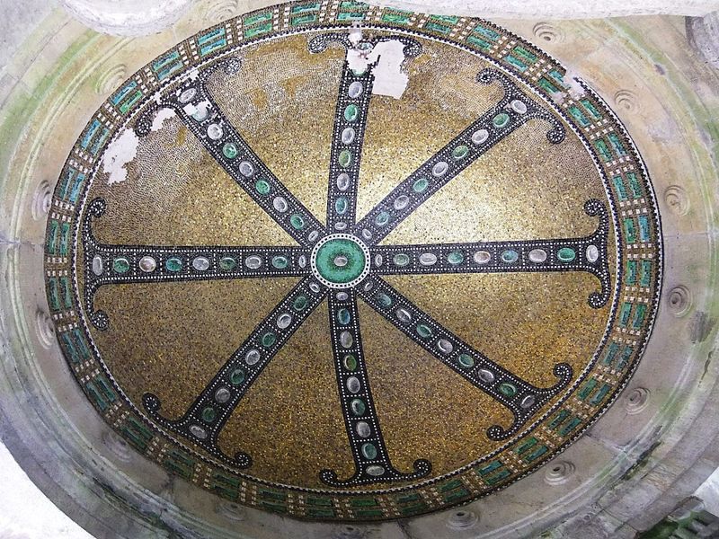 Datei:Berckheim-Mausoleum Kuppel.JPG