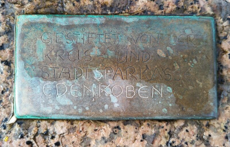 Datei:Lederstrumpfbrunnen Edenkoben 14.jpeg